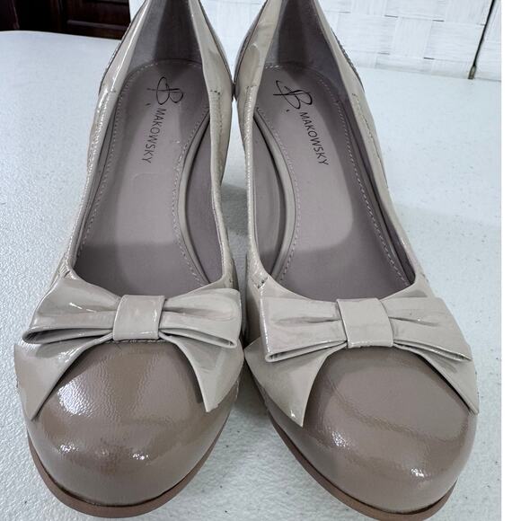 "B. Makowsky" Chunky Heel, Slip On Pumps,Bow On fronts,Almost Brand New,Office - Picture 4 of 10